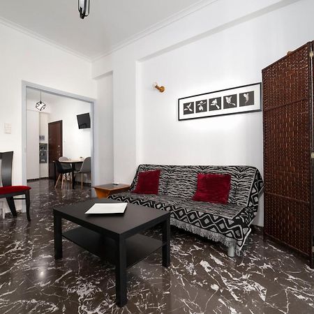 Local Urban Living 2Bd Apartment In Афины Экстерьер фото