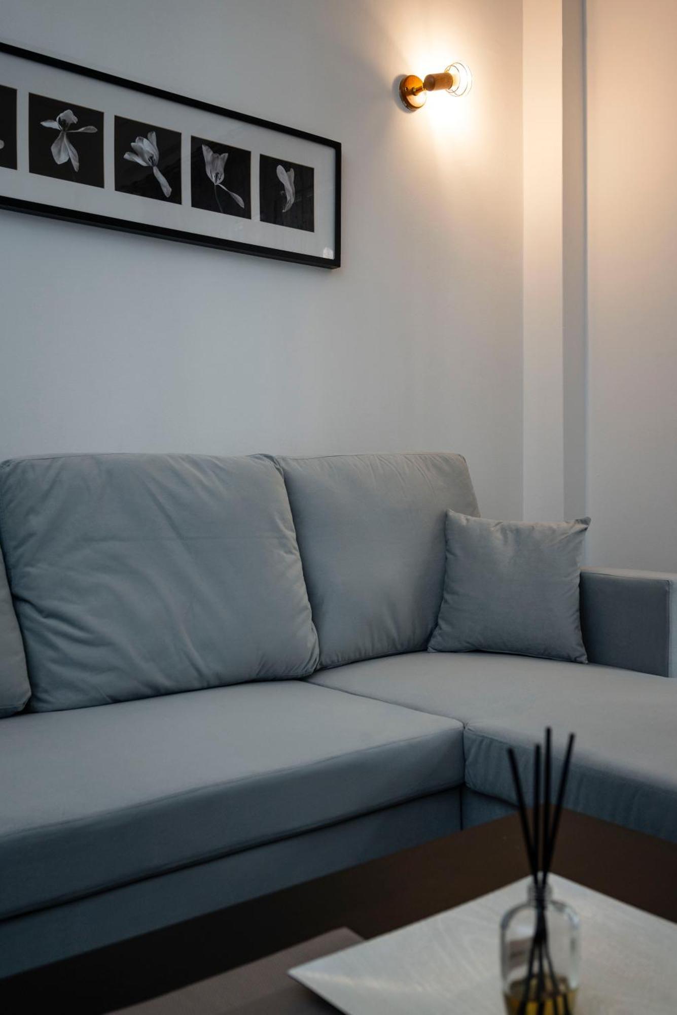 Local Urban Living 2Bd Apartment In Афины Экстерьер фото