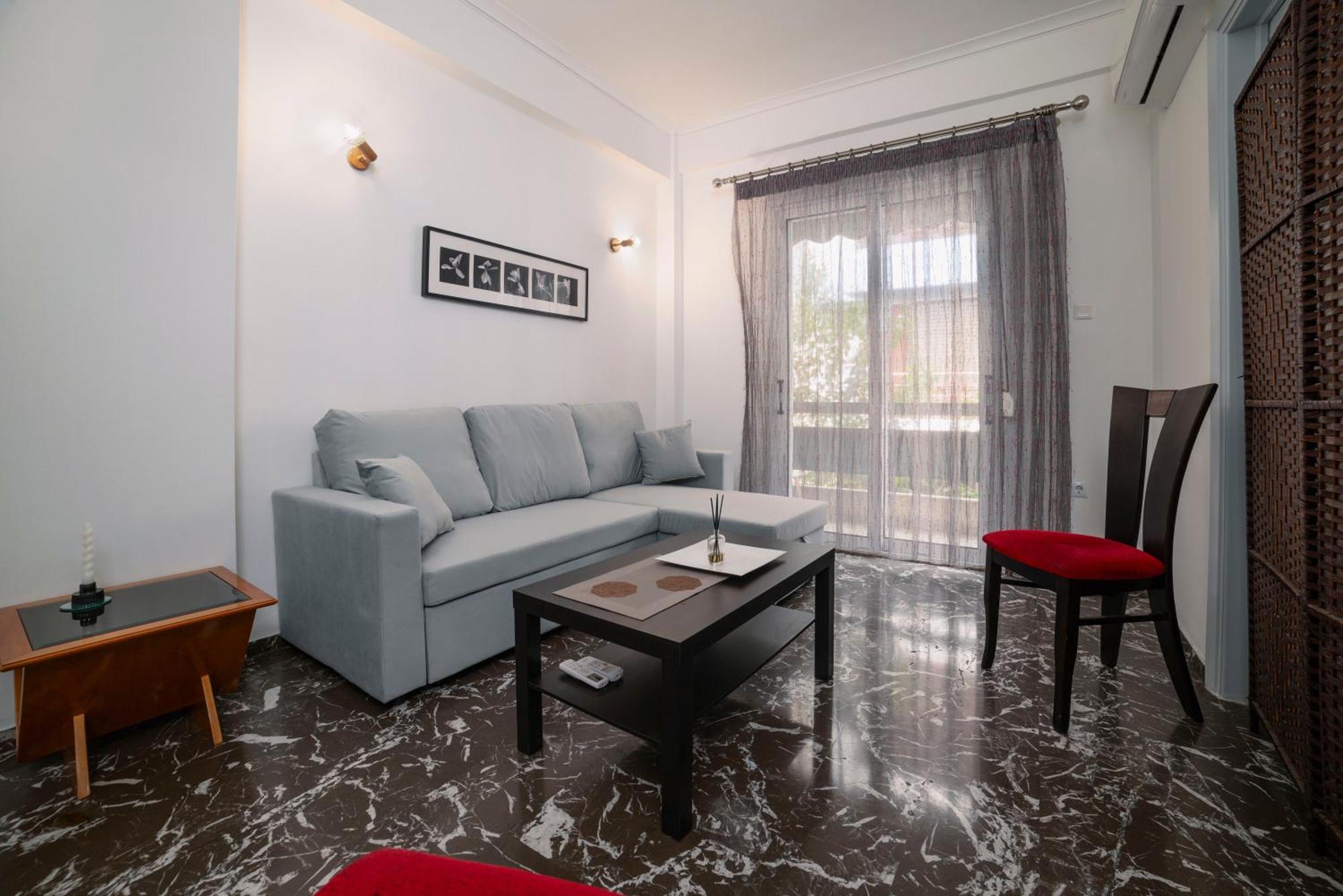 Local Urban Living 2Bd Apartment In Афины Экстерьер фото