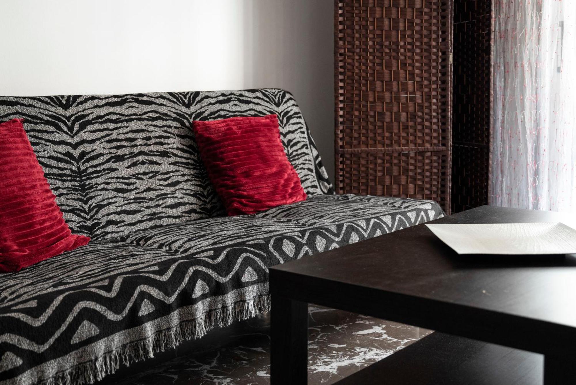 Local Urban Living 2Bd Apartment In Афины Экстерьер фото